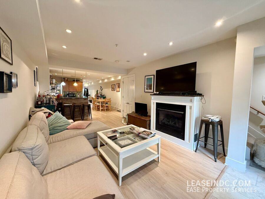 1200 Monroe St Nw #A - Photo 3 of 25