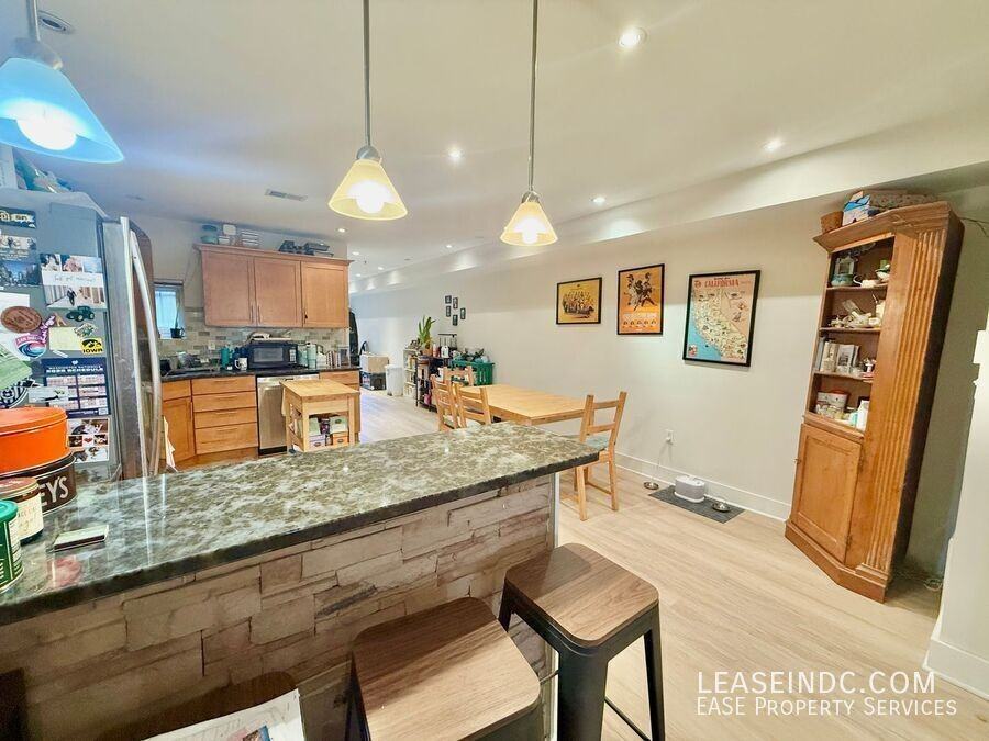 1200 Monroe St Nw #A - Photo 7 of 25