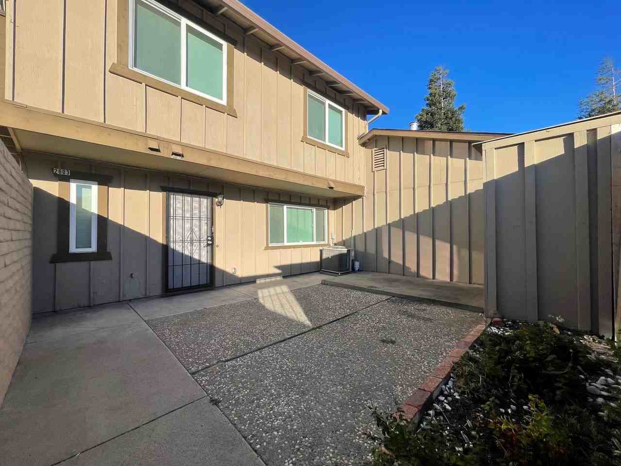 2603 Carlton Ln - Photo 3 of 29