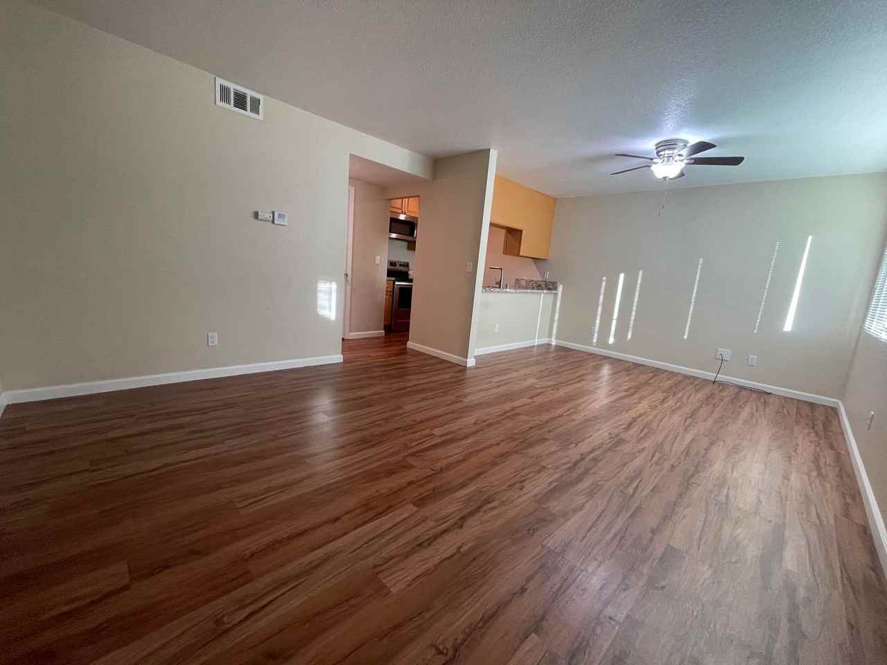 2603 Carlton Ln - Photo 7 of 29