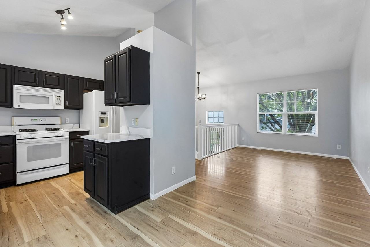 17615 Olive St - Photo 6 of 25