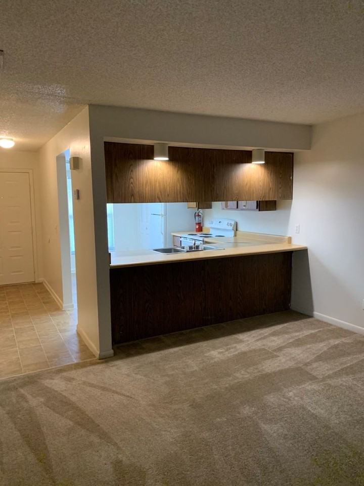 12125 Napiers Cir - Photo 2 of 8