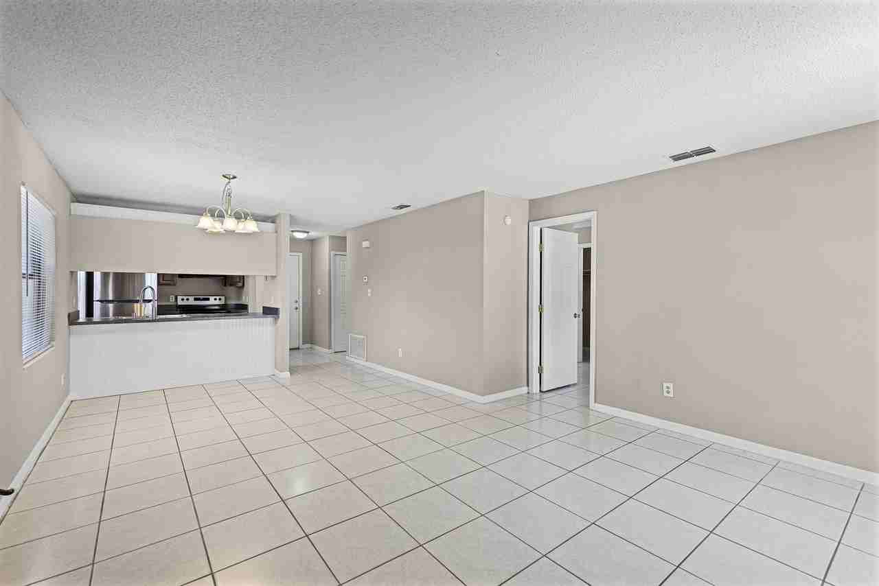 2530 Kamnic Ct - Photo 3 of 10