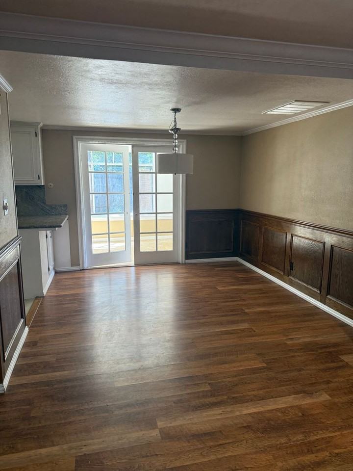 2 Parkshore Cir - Photo 2 of 8