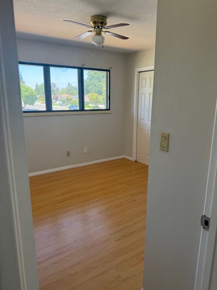 2 Parkshore Cir - Photo 5 of 8