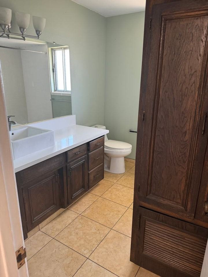 2 Parkshore Cir - Photo 7 of 8