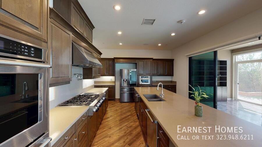 12073 Carabela Ct - Photo 6 of 27
