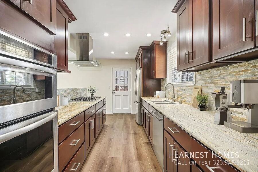 22459 Covello St - Photo 7 of 32