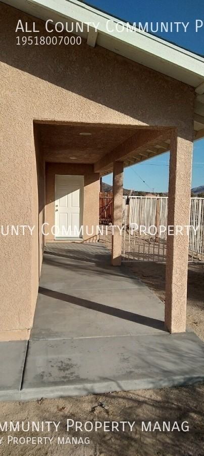 6589 Mission Ave - Photo 5 of 29