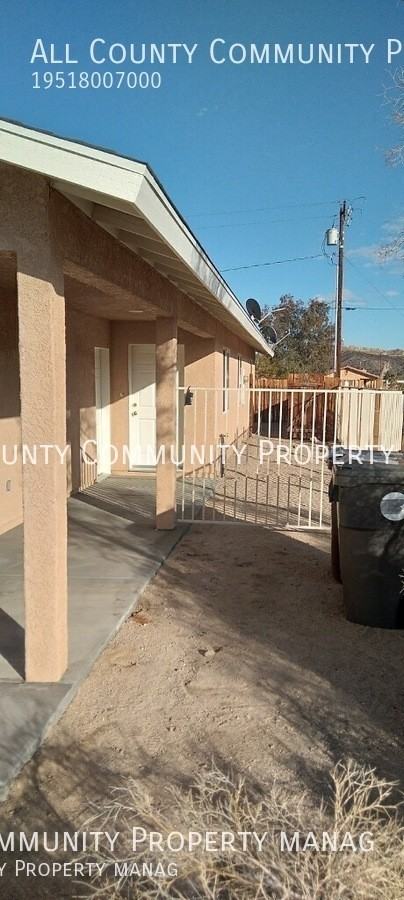 6589 Mission Ave - Photo 6 of 29