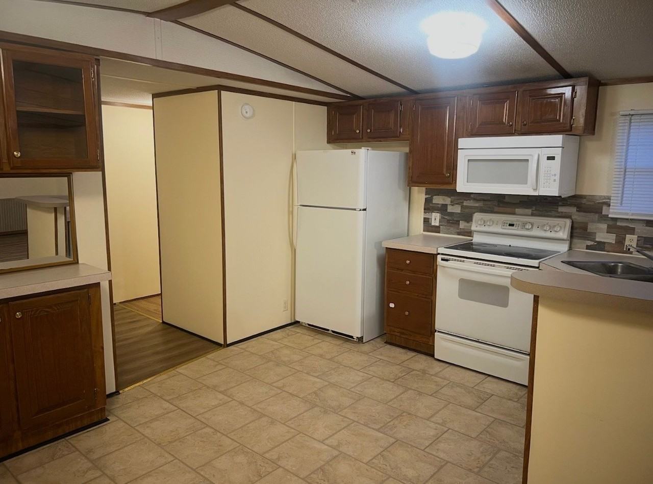 1000 James Way - Photo 3 of 9