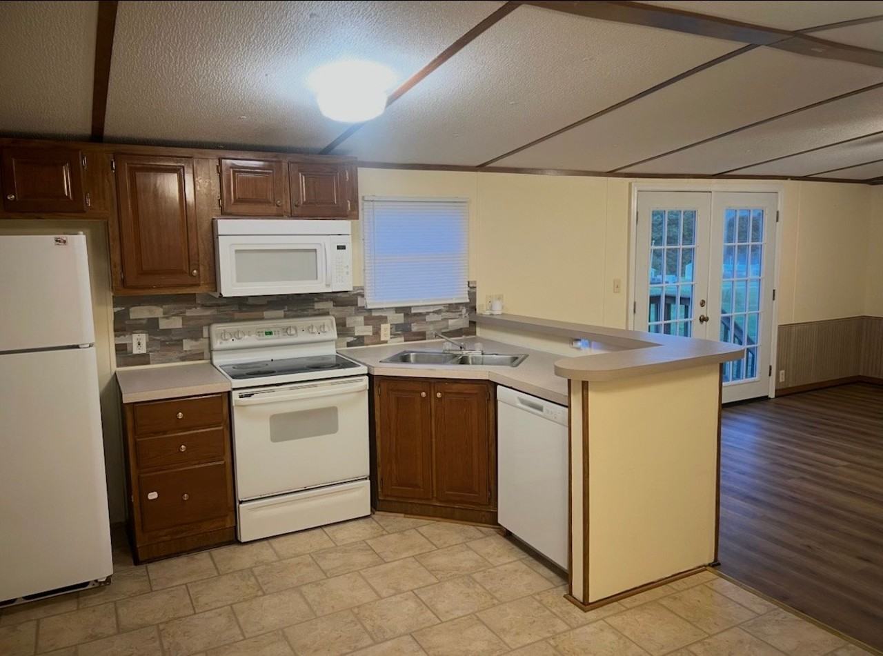 1000 James Way - Photo 4 of 9