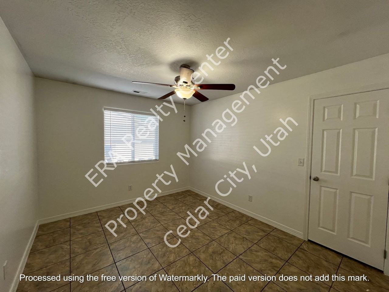 159 E 820 S - Photo 4 of 16