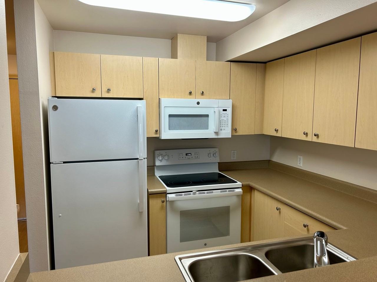1700 Madison Apartments - Photo 2 of 15