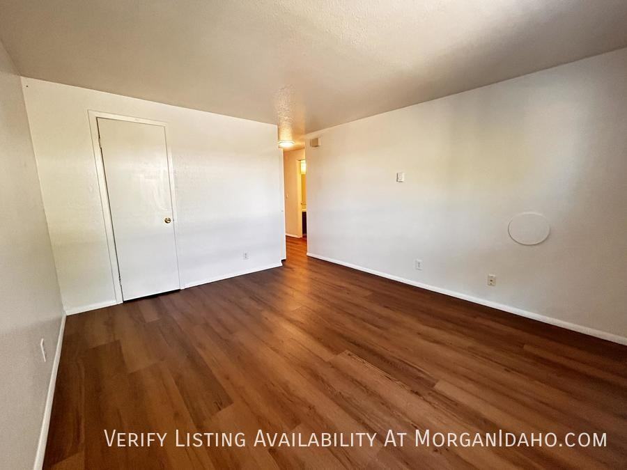 765 W Pine Ave - Photo 4 of 8