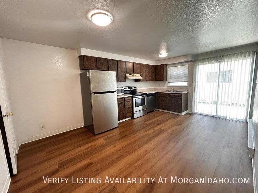 765 W Pine Ave - Photo 6 of 8