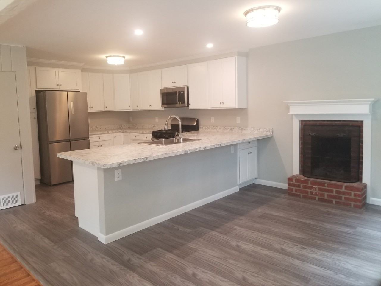 107 Harbor Pkwy - Photo 2 of 27