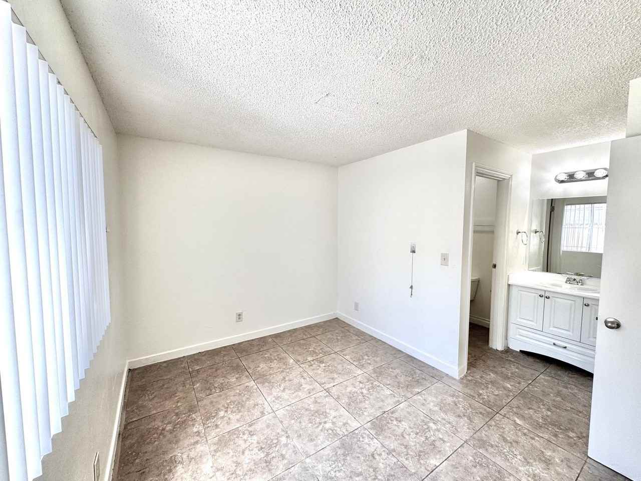 4122 39th St #2 - Photo 6 of 20