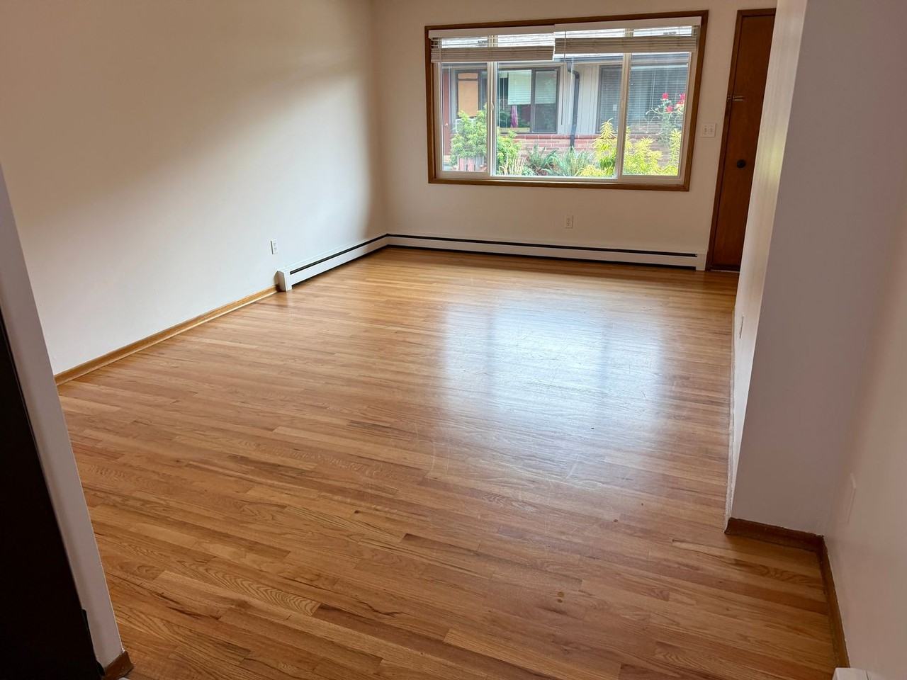 5034 Se 37th Ave - Photo 3 of 13