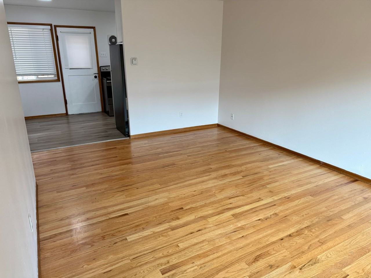 5034 Se 37th Ave - Photo 6 of 13