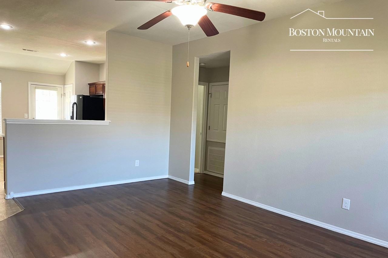 1121 S Apollo Dr - Photo 2 of 15