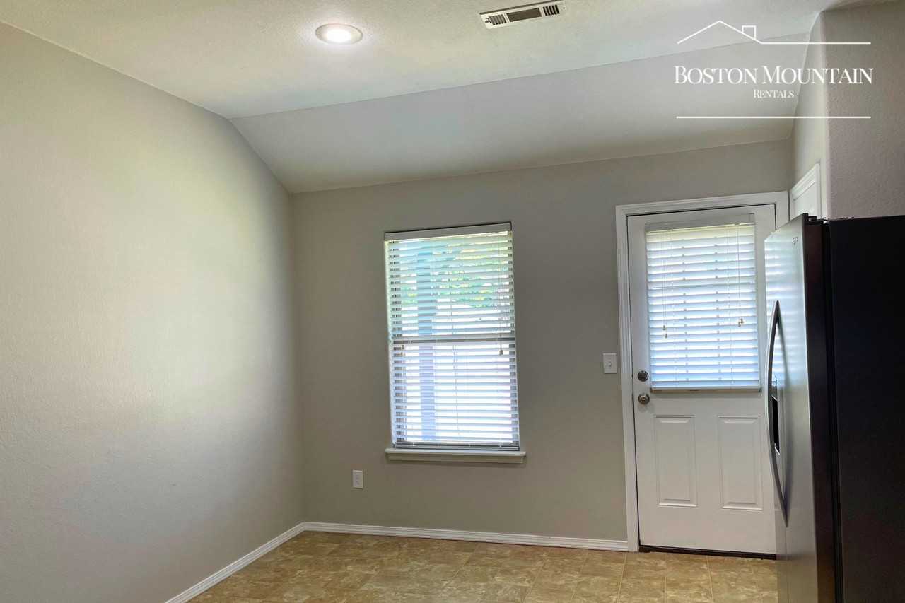 1121 S Apollo Dr - Photo 4 of 15