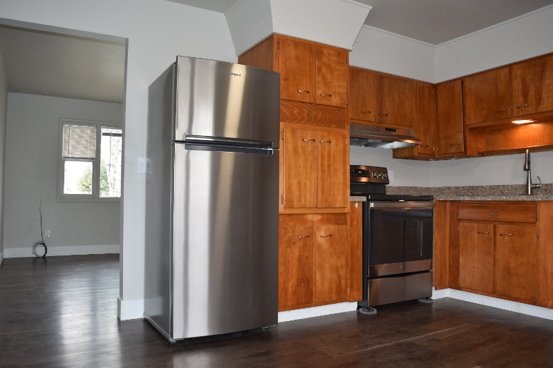 1617 9th St W - Photo 2 of 10