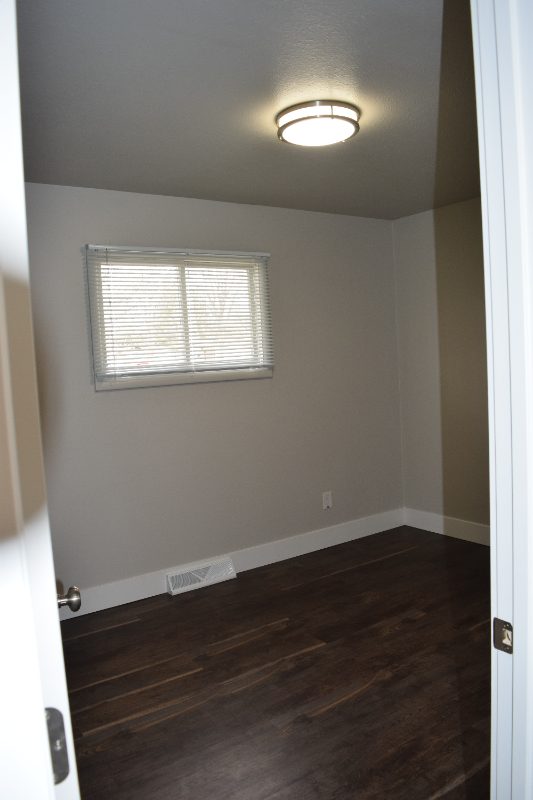 1617 9th St W - Photo 6 of 10