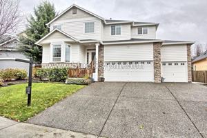 featured image of 907 N 9th Way