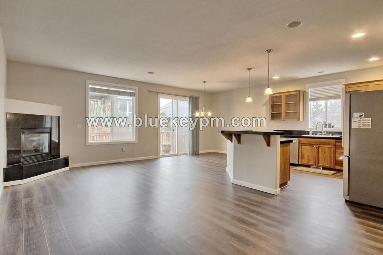 907 N 9th Way - Photo 3 of 18