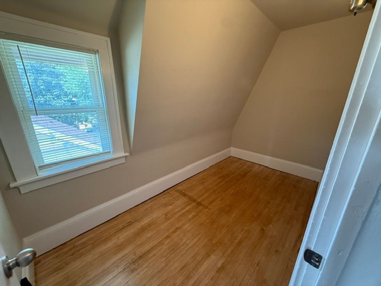 8820 W Rogers St - Photo 7 of 12