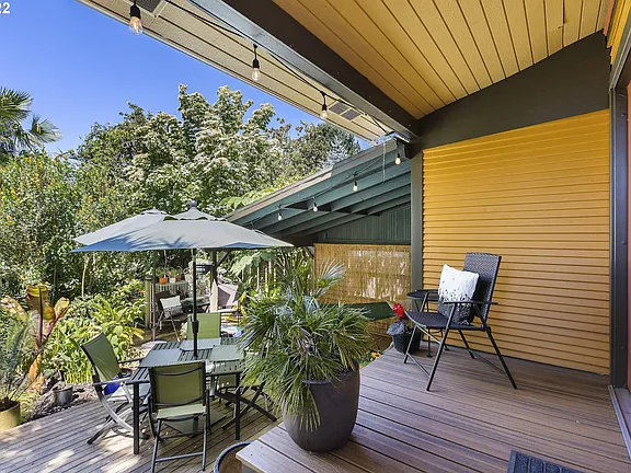2735 Se Gladstone St - Photo 2 of 12
