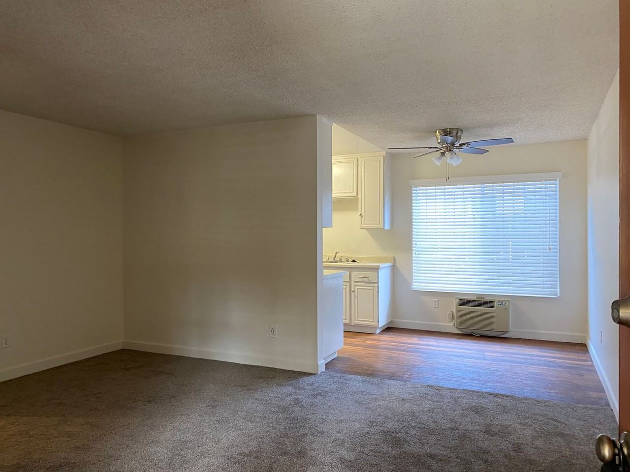 Arizona Towers Apartments - Photo 3 of 21