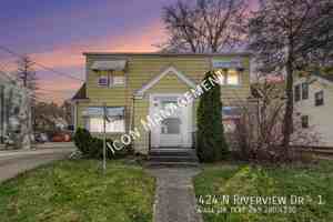 featured image of 424 N Riverview Dr #1
