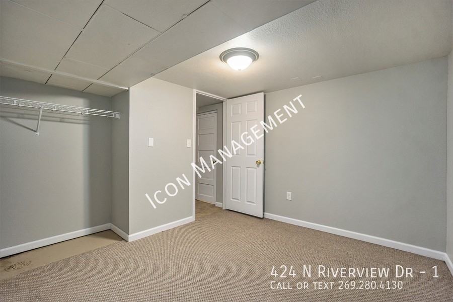424 N Riverview Dr #1 - Photo 2 of 12