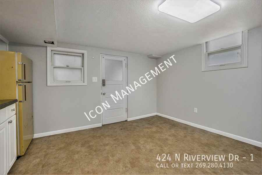 424 N Riverview Dr #1 - Photo 4 of 12
