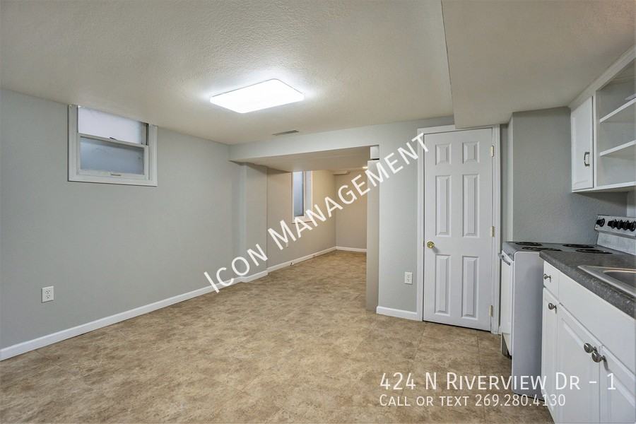 424 N Riverview Dr #1 - Photo 5 of 12