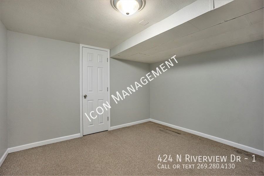 424 N Riverview Dr #1 - Photo 7 of 12