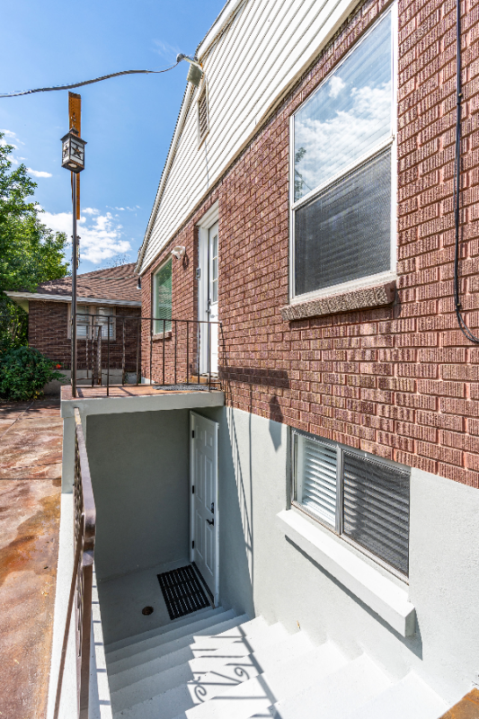 444 N Oakley St - Photo 7 of 50