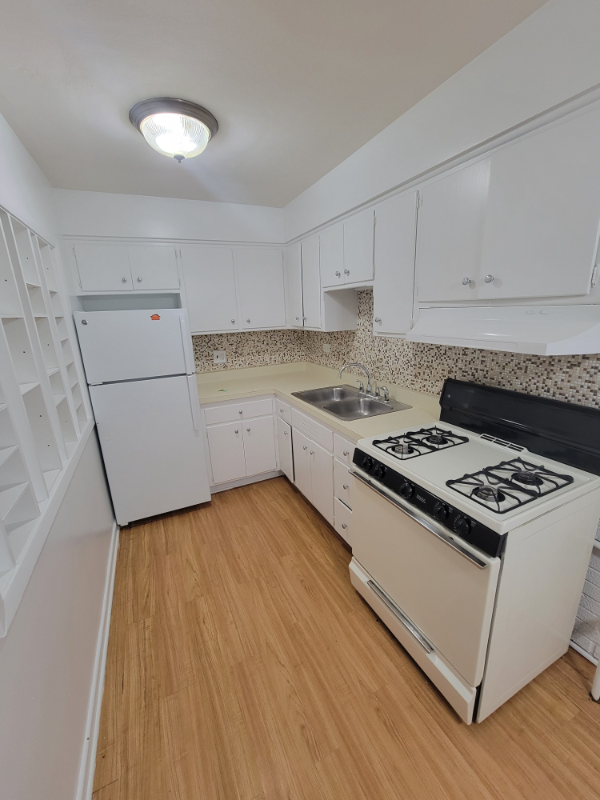 336 Pennsylvania Ave #9 - Photo 6 of 11