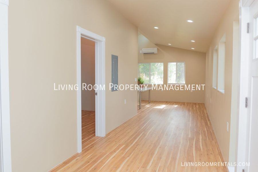 37 Ne Morgan St #B - Photo 4 of 17