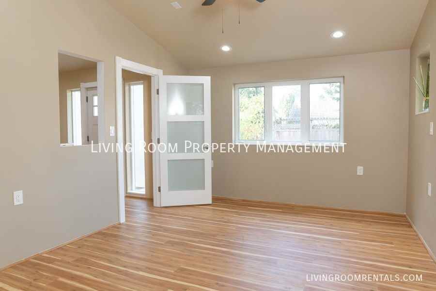 37 Ne Morgan St #B - Photo 5 of 17