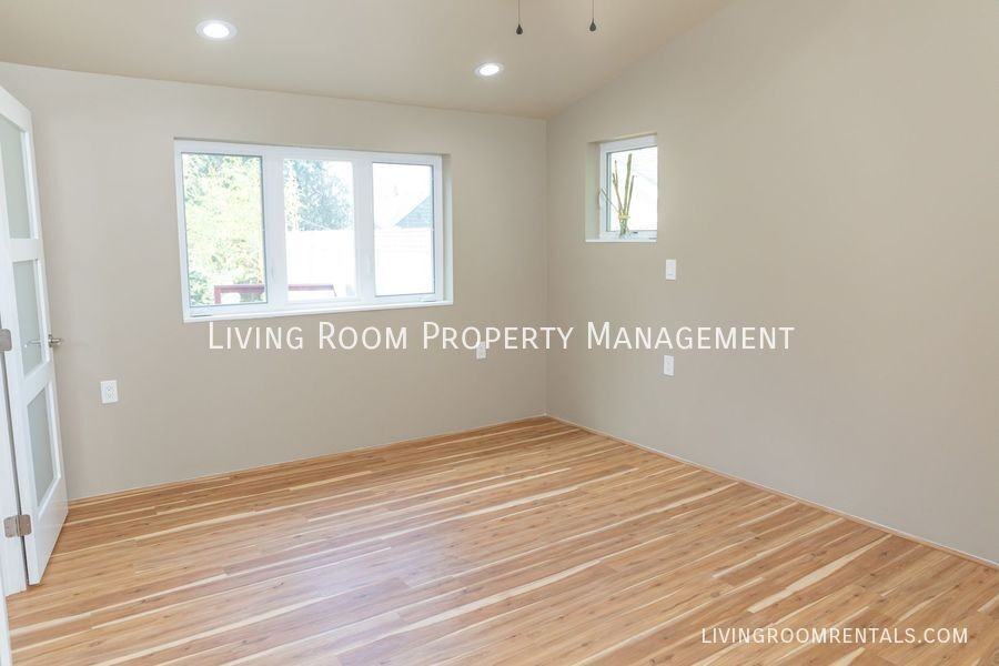 37 Ne Morgan St #B - Photo 6 of 17