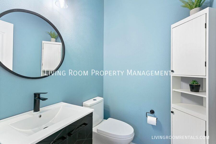 7604 N Mckenna Ave - Photo 2 of 15