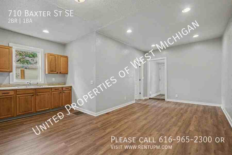 710 Baxter St Se - Photo 3 of 15