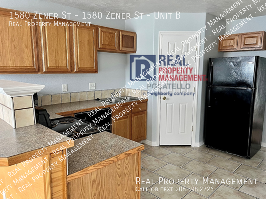 1580 1580 Zener St - 1580 Zener St #B - Photo 2 of 14