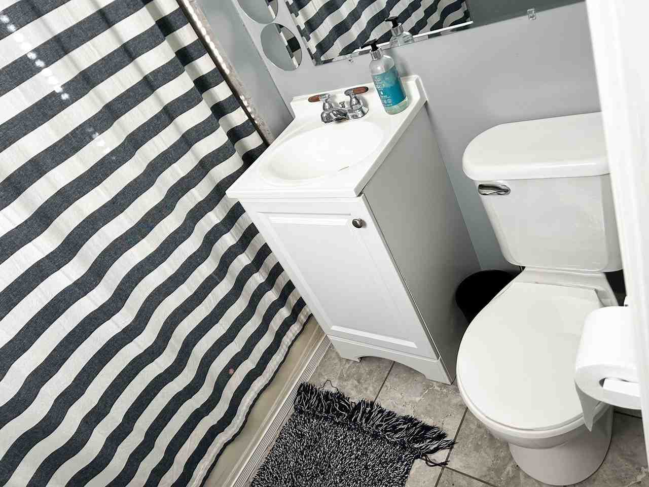 211 E 3rd St #101 - Photo 3 of 7
