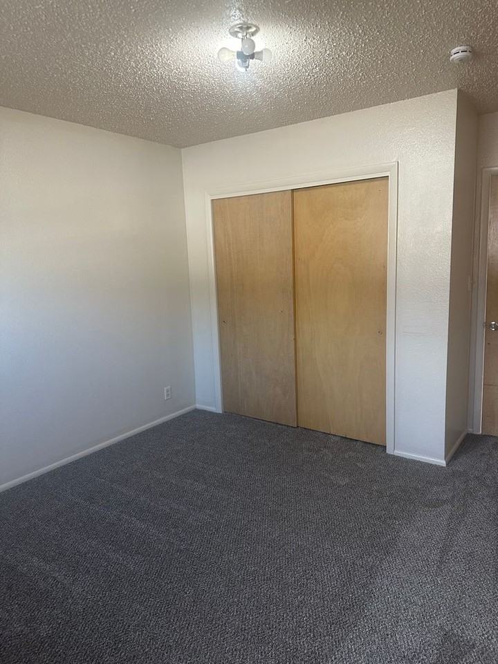 515 Jensen St - Photo 7 of 10