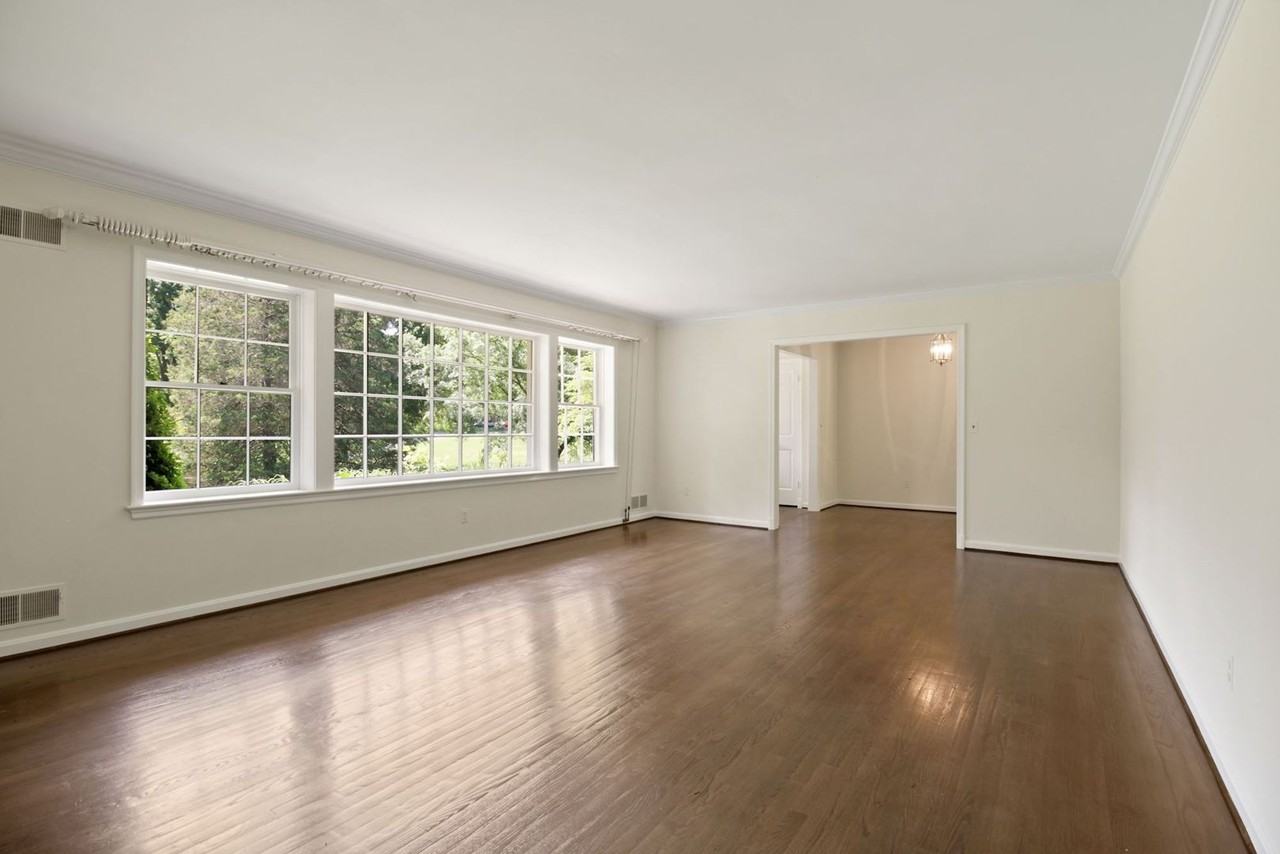 11009 Cripplegate Rd - Photo 4 of 34