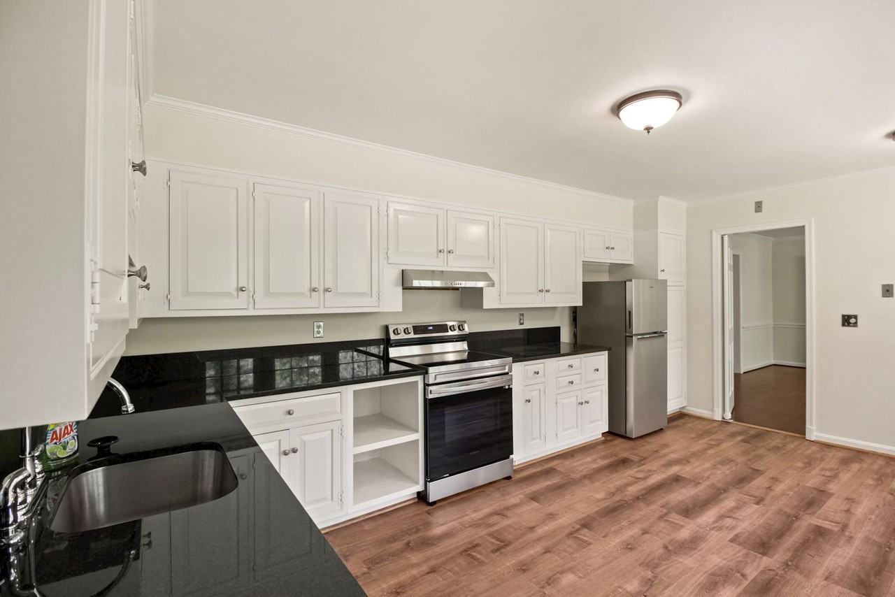 11009 Cripplegate Rd - Photo 7 of 34